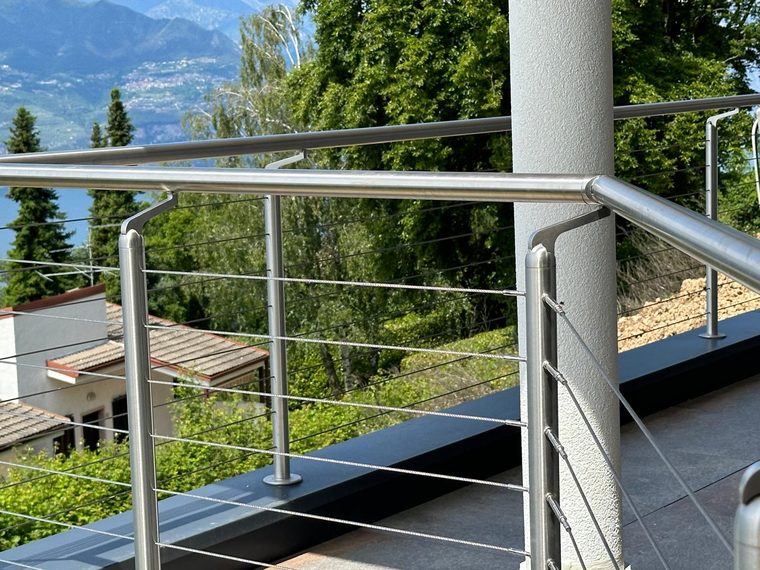Ringhiera in acciaio inox con cavi