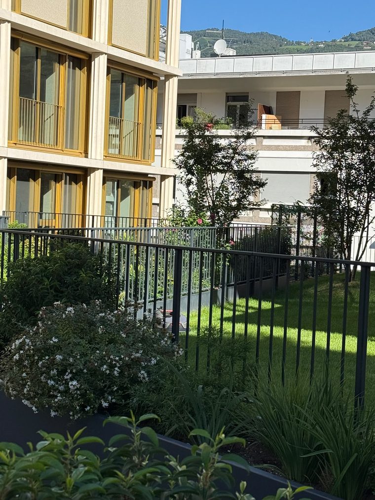 Stabgeländer am Gartenhof